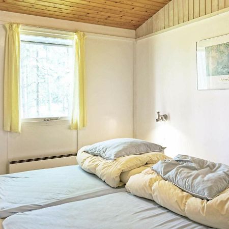 6 Person Holiday Home In Aakirkeby Vester Somarken 外观 照片