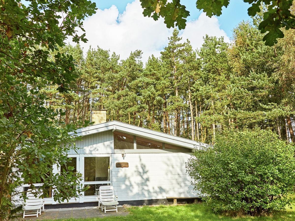 6 Person Holiday Home In Aakirkeby Vester Somarken 外观 照片