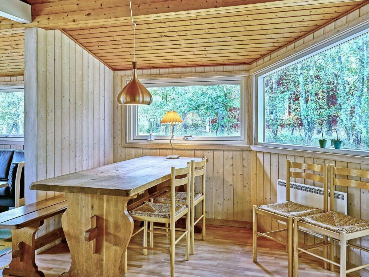 6 Person Holiday Home In Aakirkeby Vester Somarken 客房 照片